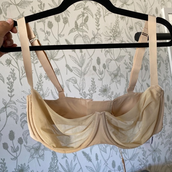 NWT SKIMS NO SHOW MOLDED UNLINED BALCONETTE SAND Size 36C - Picture 6 of 8